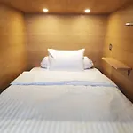Vk Pods Jakarta - Hostel